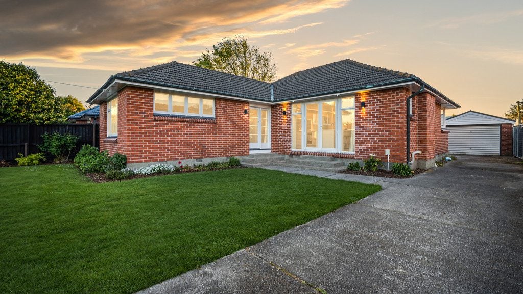 37 Torquay Place, Bryndwr, Christchurch - Carousel 1