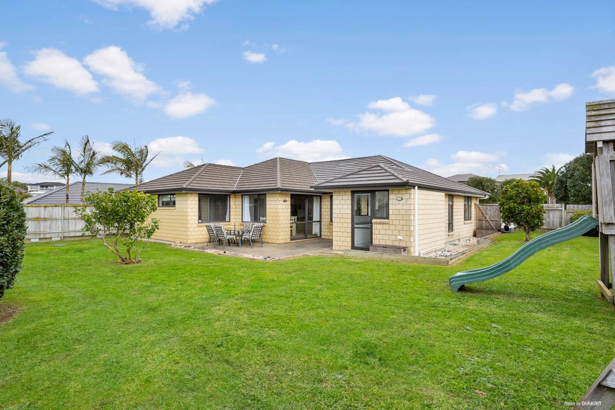 23 Constellation Avenue, Beachlands, Auckland - Carousel 1