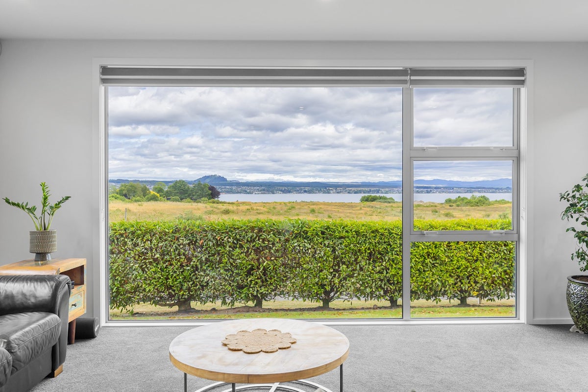 204 Acacia Bay Road, Nukuhau, Taupo - Carousel 1