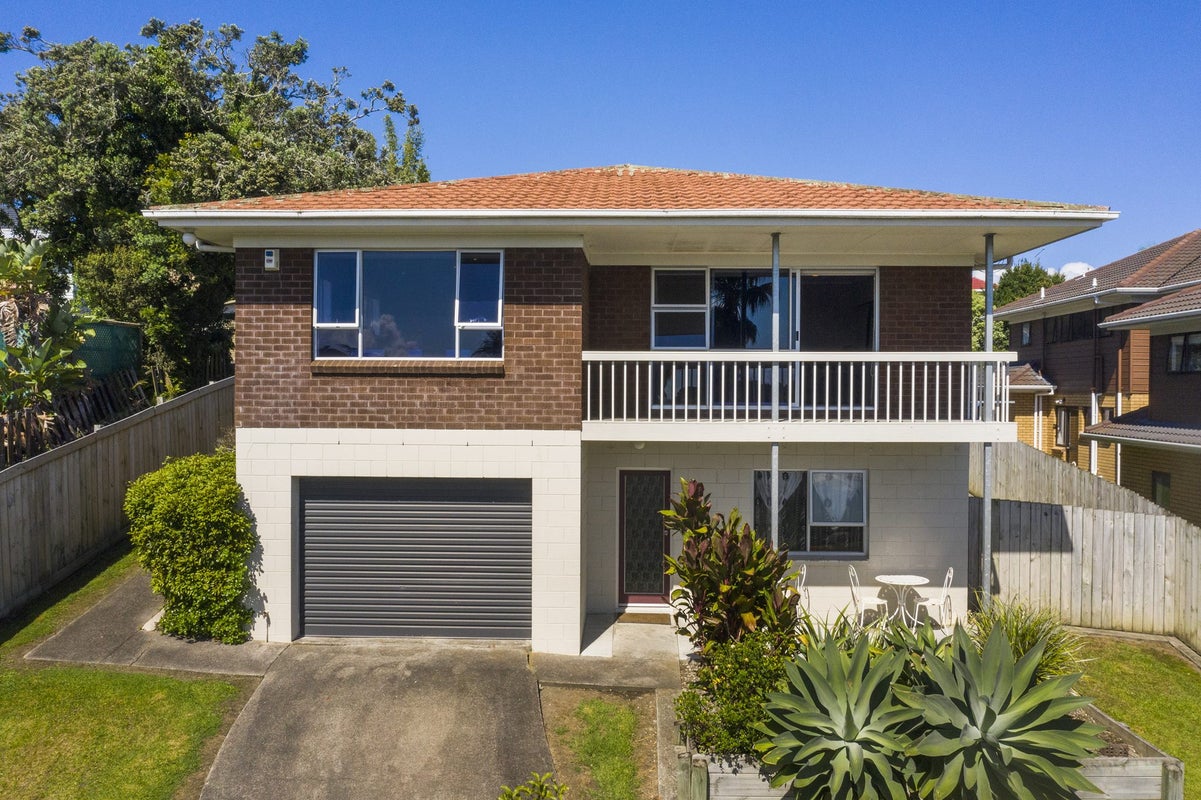 23 Pakira Avenue, Glendene, Auckland - Carousel 2