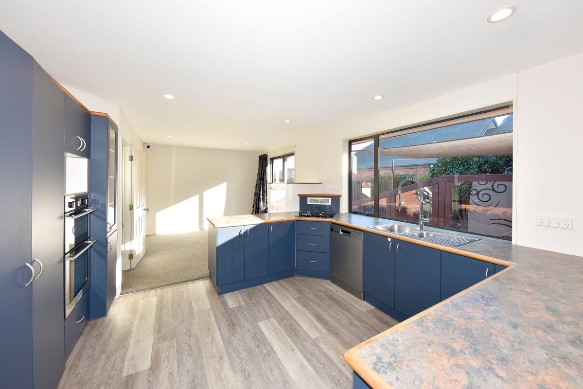 10 Courtfield Close, Parklands, Christchurch - Carousel 2