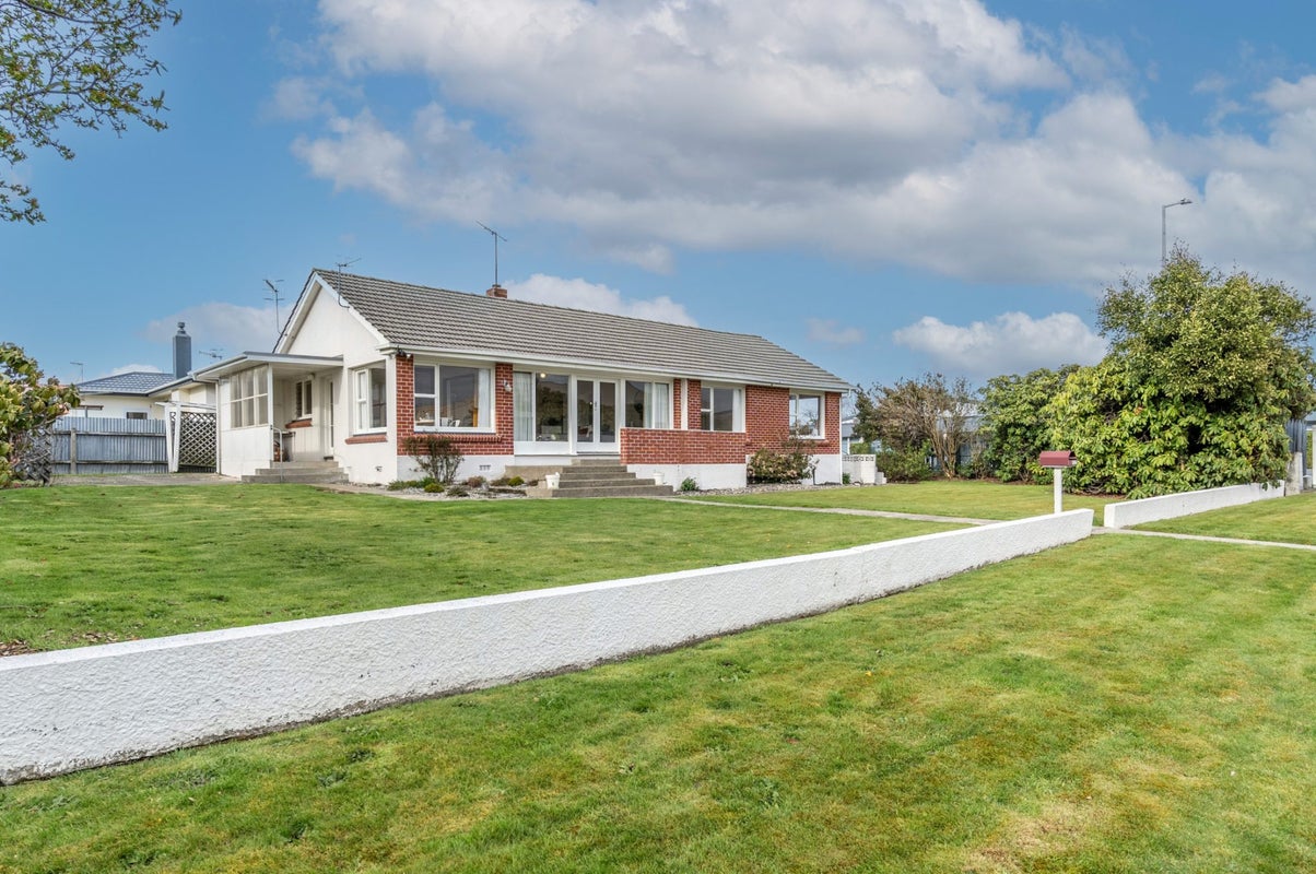 1 Duncraig Street, Hawthorndale, Invercargill - Carousel 1