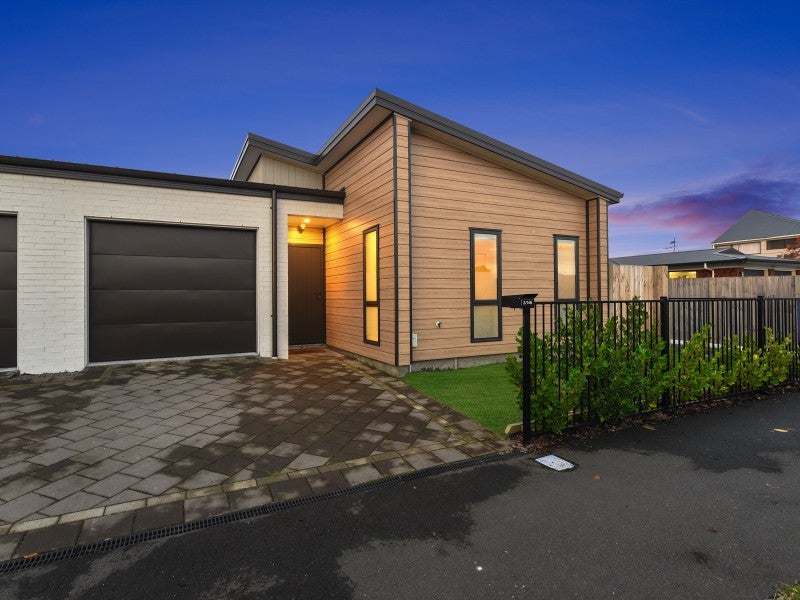 2/146 Sandwich Road, St Andrews, Hamilton - Carousel 1
