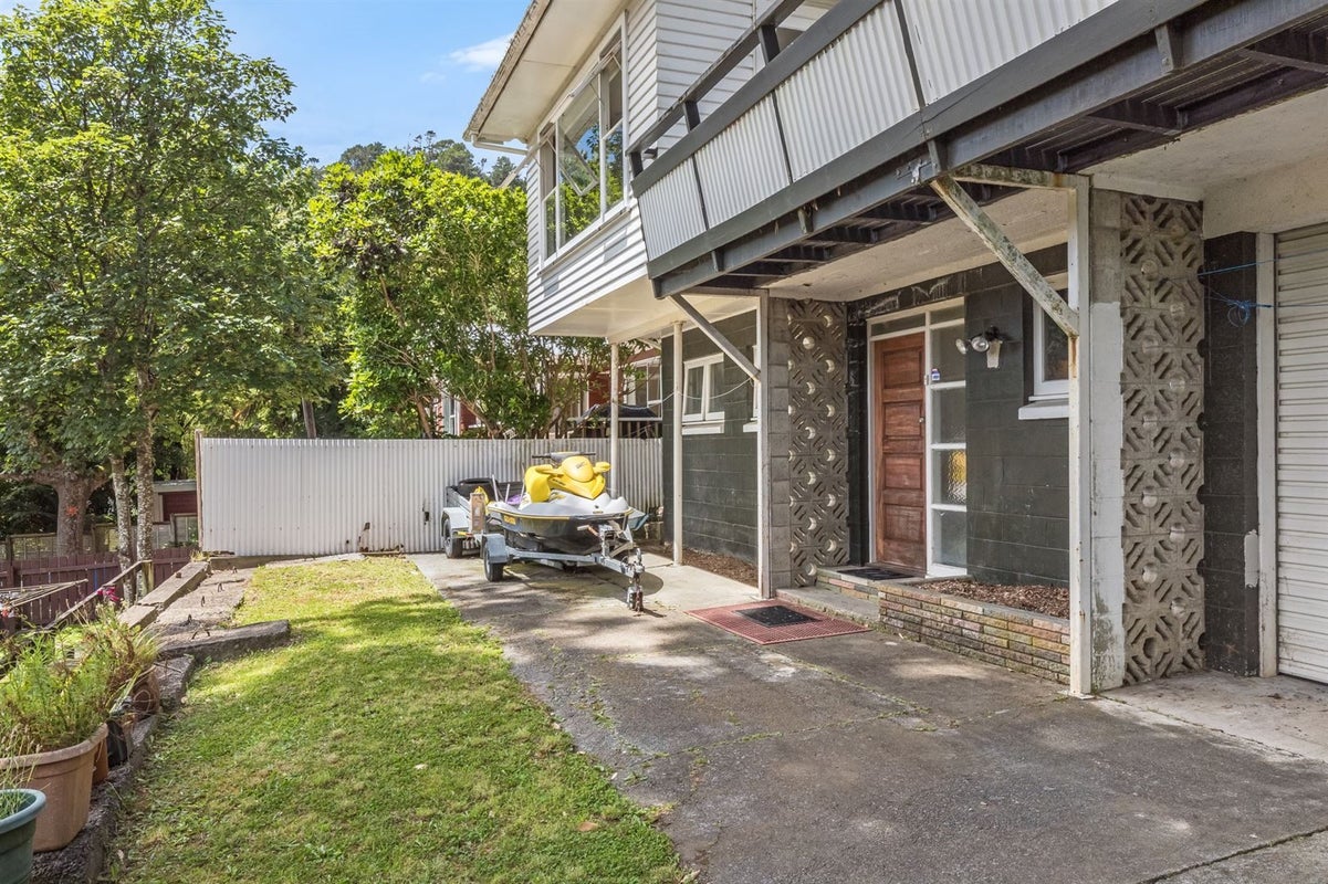 8 Hine Road, Wainuiomata, Lower Hutt - Carousel 1
