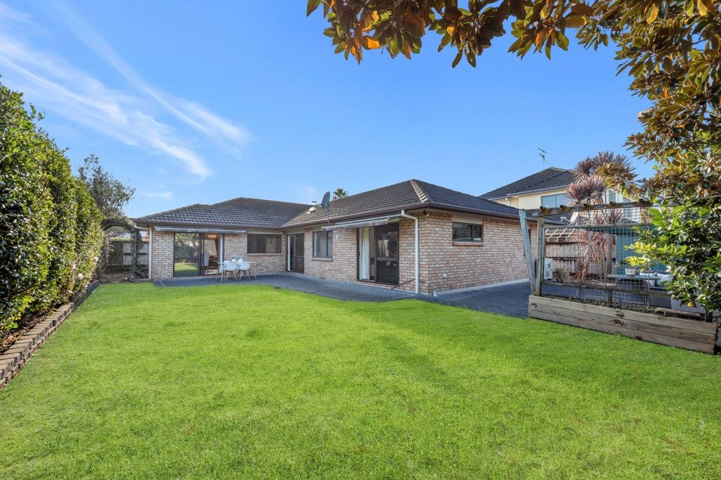 7 Hampervale Place, Flat Bush, Auckland - Carousel 2