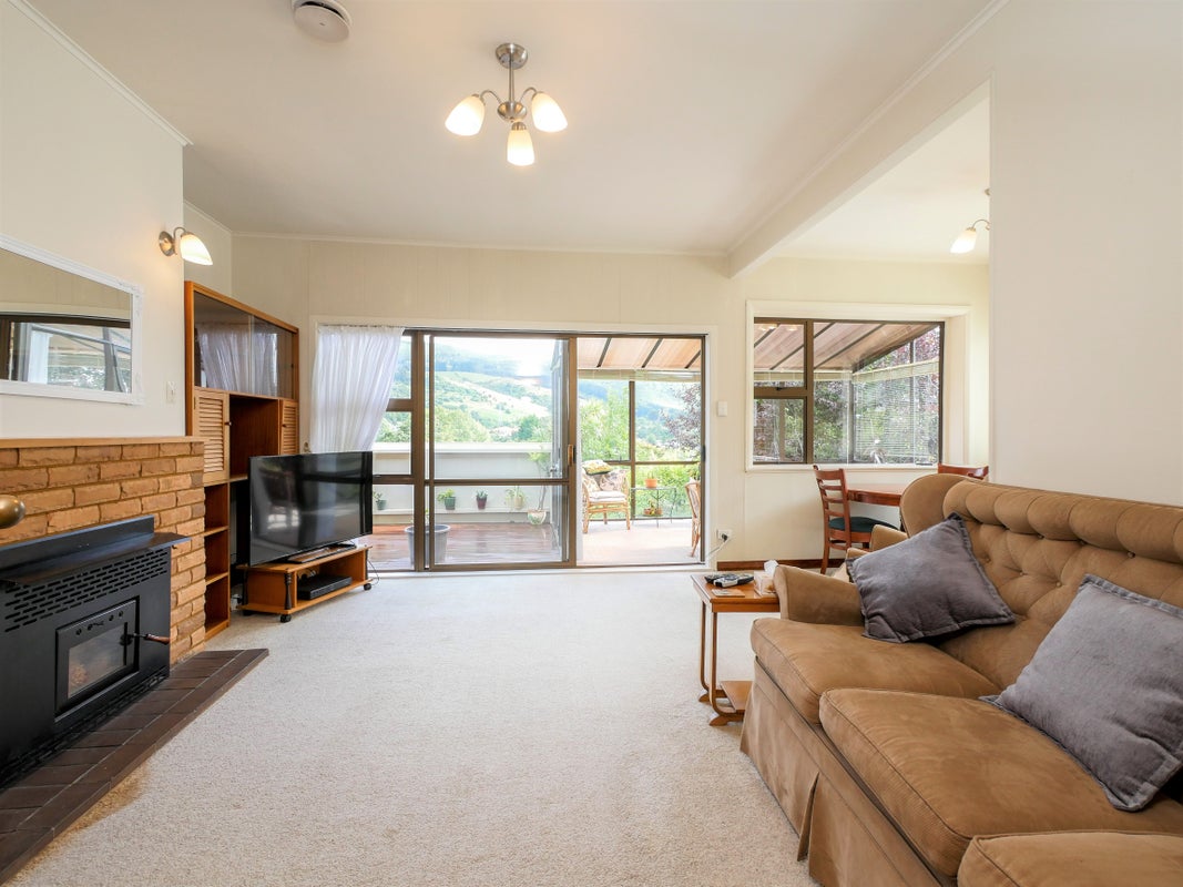 9 Forresbank Avenue, Wakari, Dunedin - Carousel 1