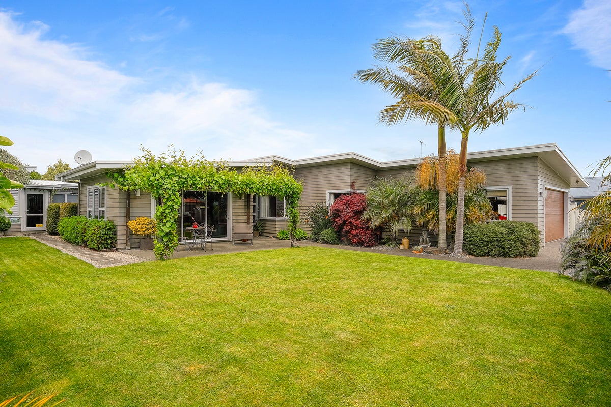 4 Roger Street, Lytton West, Gisborne - Carousel 1