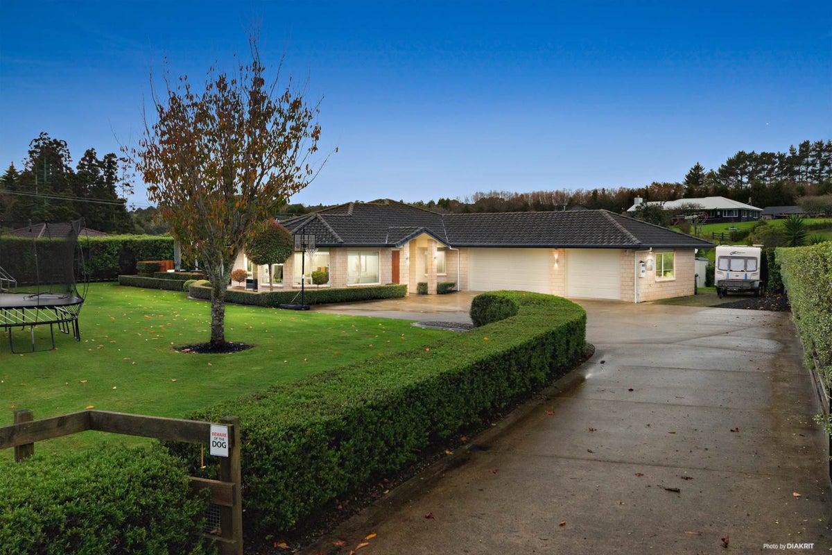 14 Calderwood Close, Waiuku, Waiuku - Carousel 1