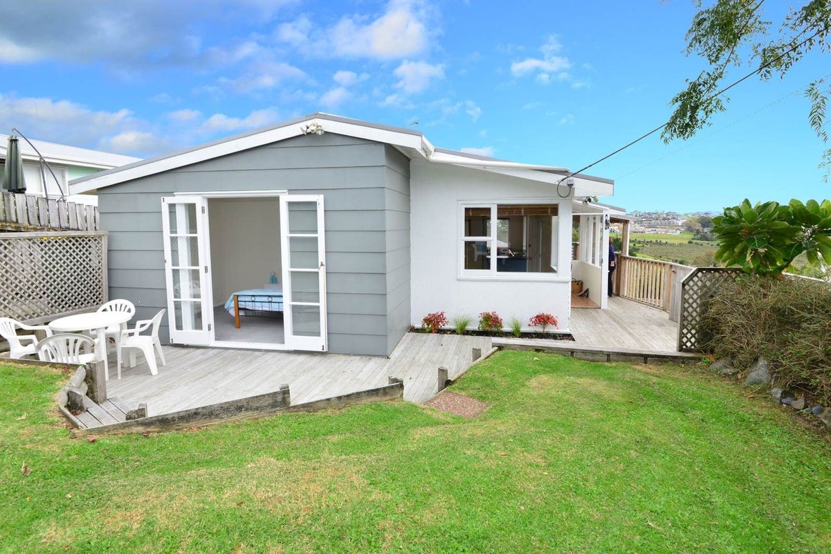20A Moffat Road, Red Beach, Whangaparāoa - Carousel 2