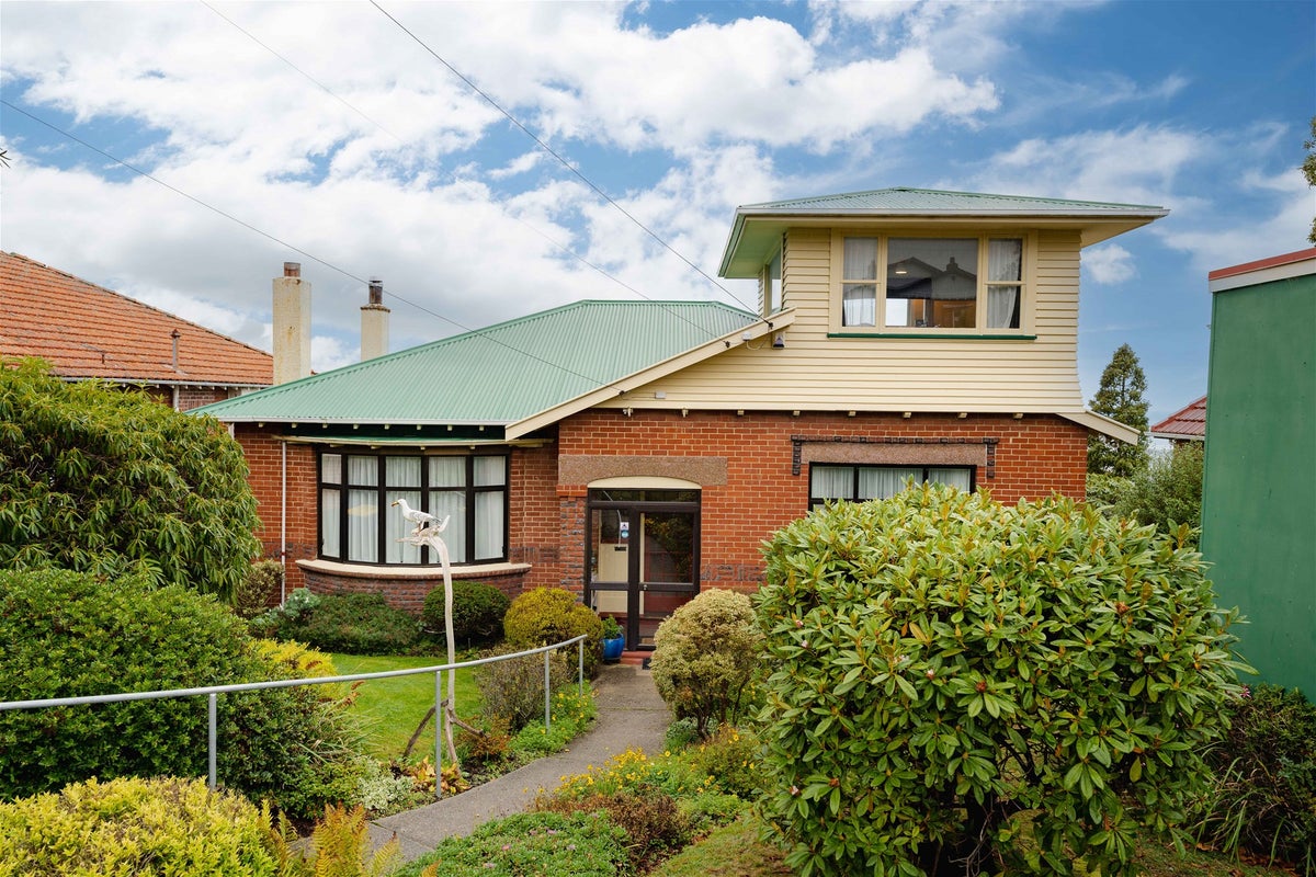 151 Glenpark Avenue, Maryhill, Dunedin - Carousel 2