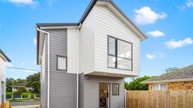 13A Serjeant Street, Henderson, Auckland - Carousel 1