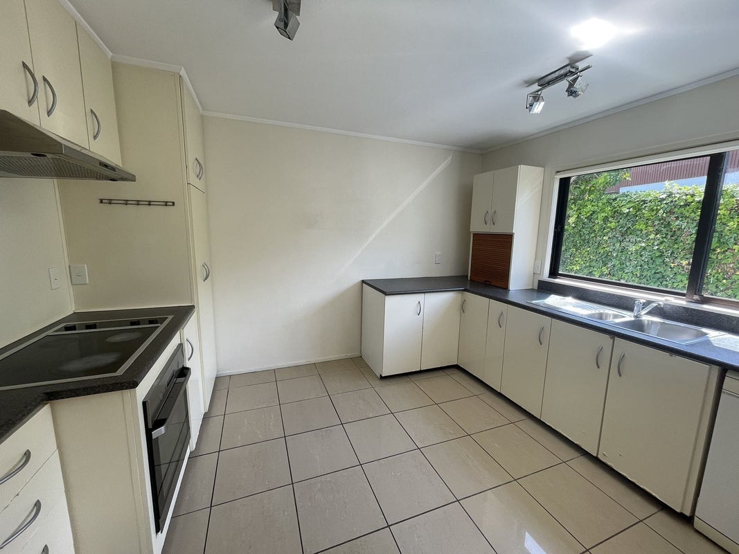 74 Stanaway Street, Hillcrest, Auckland - Carousel 1