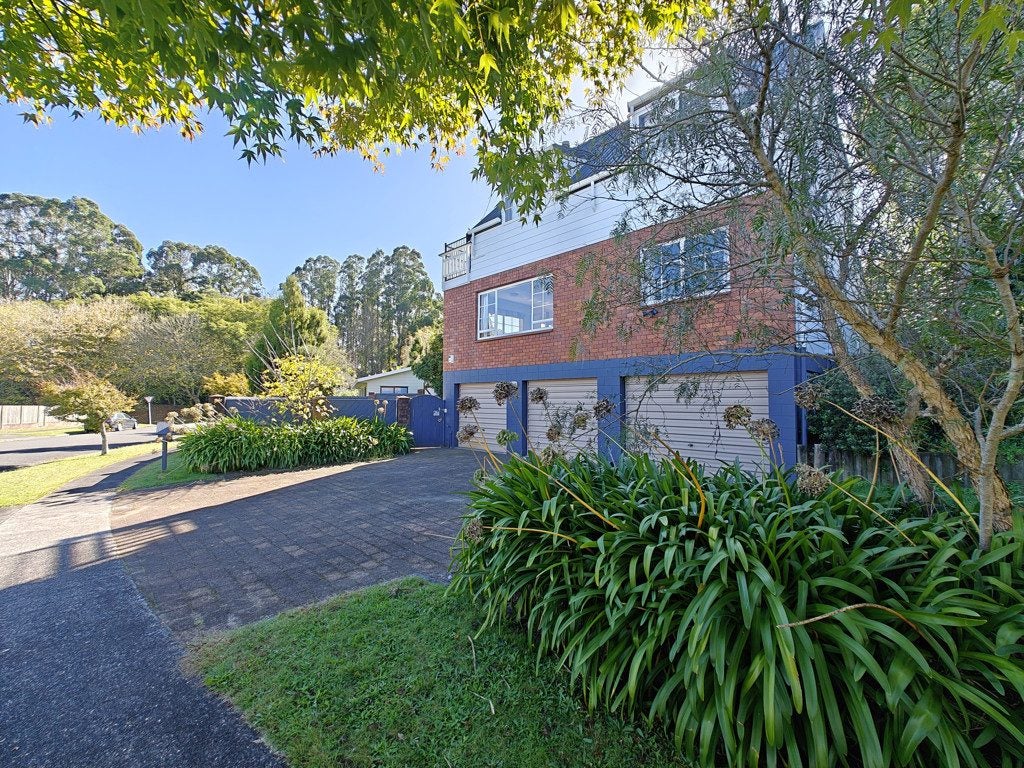 3 Homestead Place, Glenview, Hamilton - Carousel 2