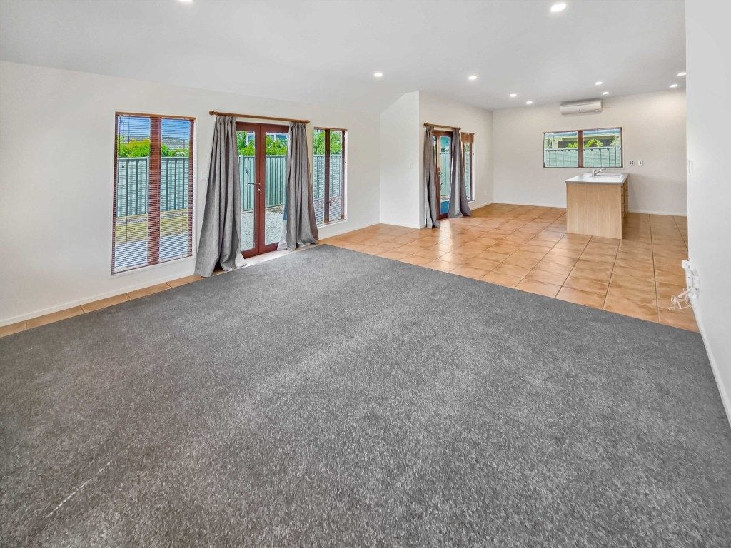 40A Kensington Drive, Taradale, Napier - Carousel 2