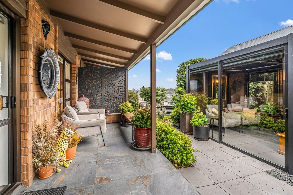 15 Leven Street, South Hill, Oamaru - Carousel 2