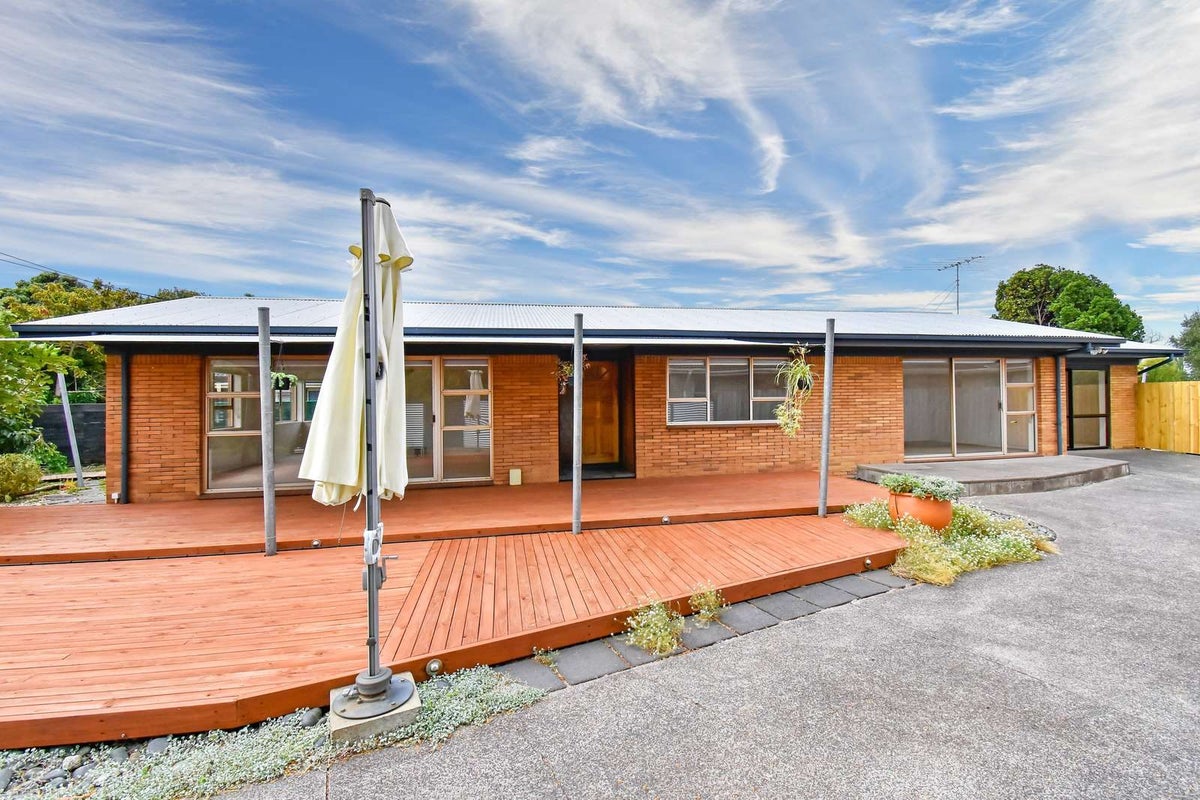 43 Berwyn Avenue, Takanini, Auckland - Carousel 1