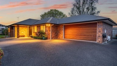 26 Hildreth Street, Trentham, Upper Hutt - Carousel 1