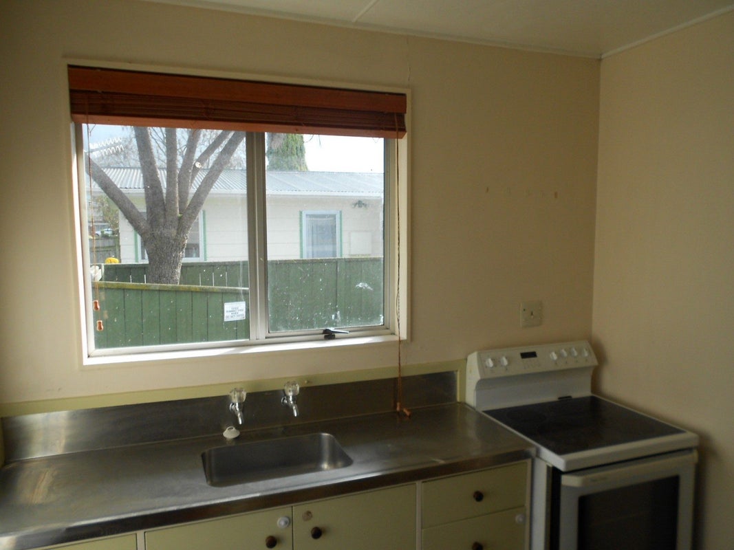 18 Carter Crescent, Awapuni, Palmerston North - Carousel 2