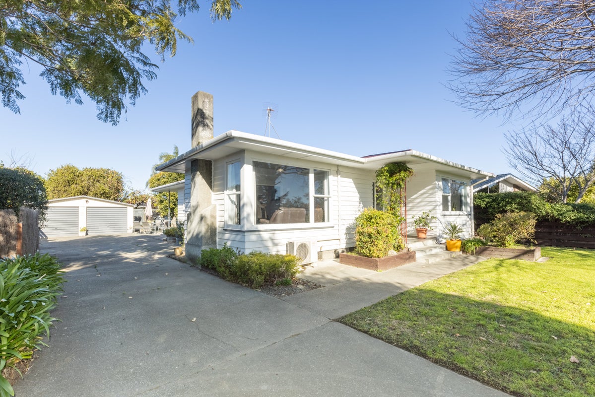 221 Westminster Avenue, Tamatea, Napier - Carousel 1