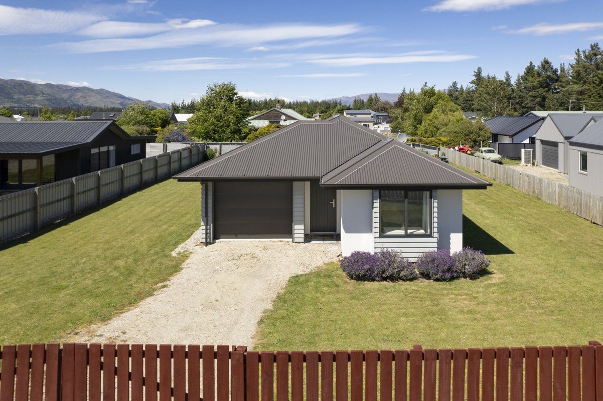 16 Francis Lane, Wanaka - Carousel 1