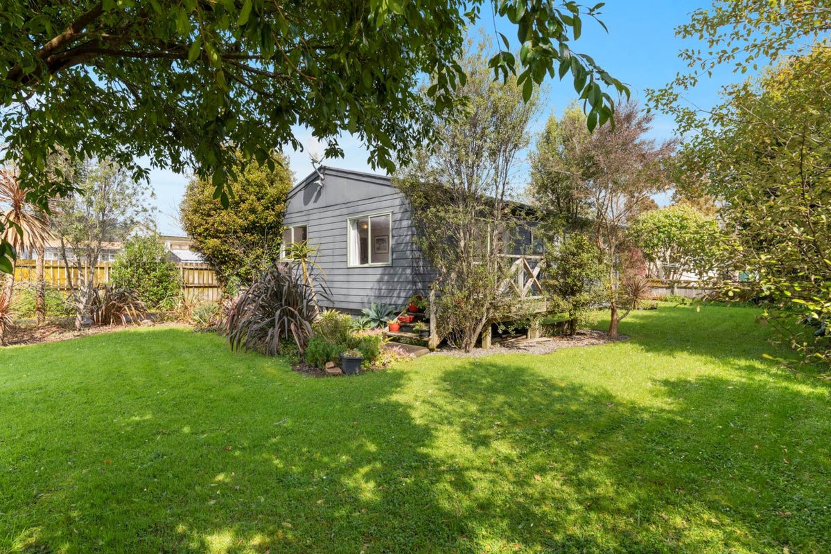 1/135 Awaroa Road, Helensville, Auckland - Carousel 1