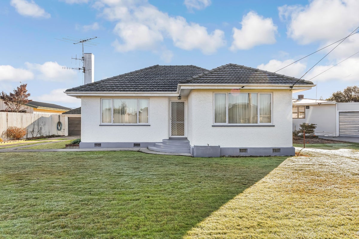 26 Inglis Street, Motueka - Carousel 1