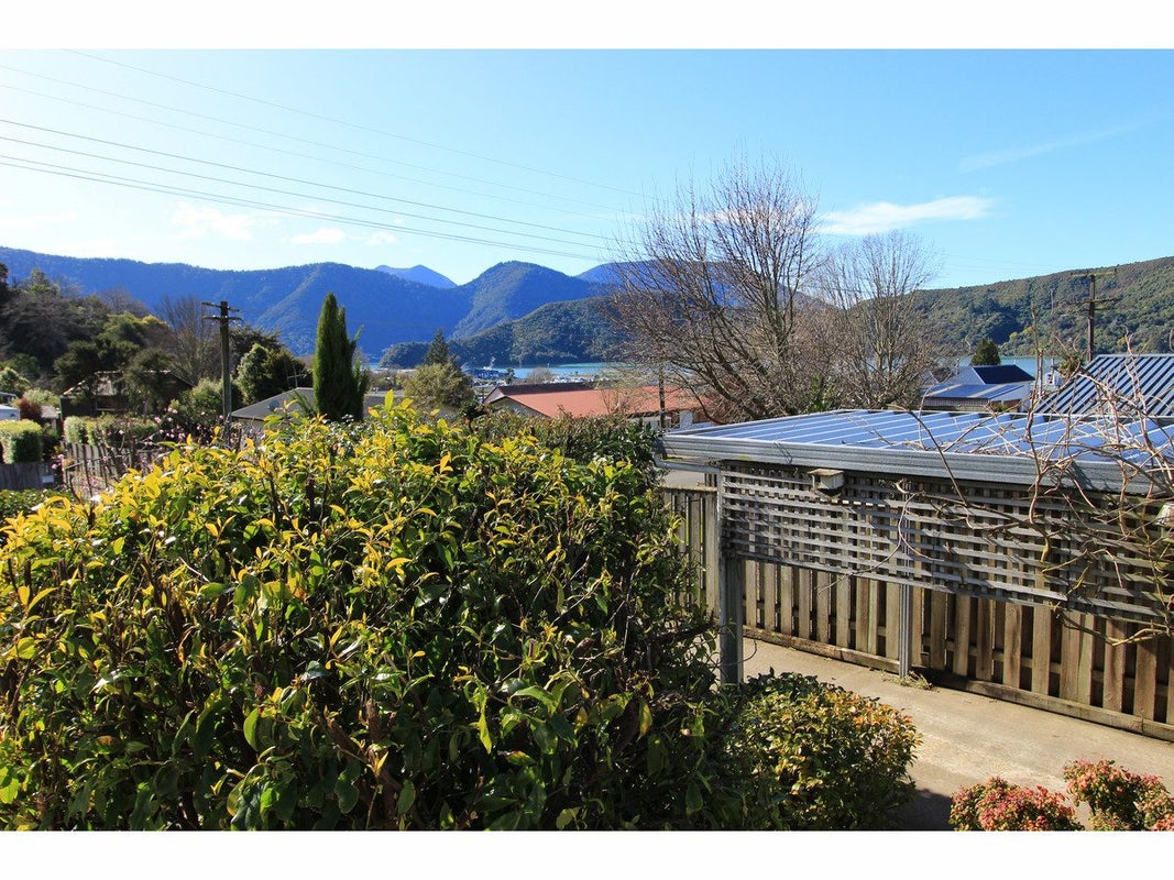 11 Lawrence Street, Havelock - Carousel 17