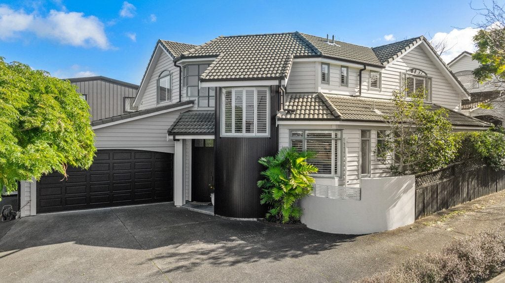 1/10 Ringwood Street, Torbay, Auckland - Carousel 1