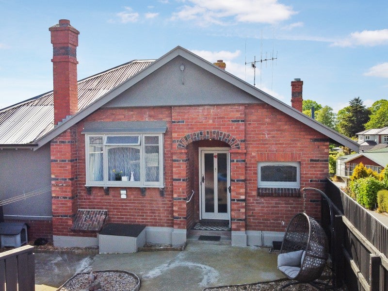 2/11 Selwyn Street, Maori Hill, Timaru - Carousel 1