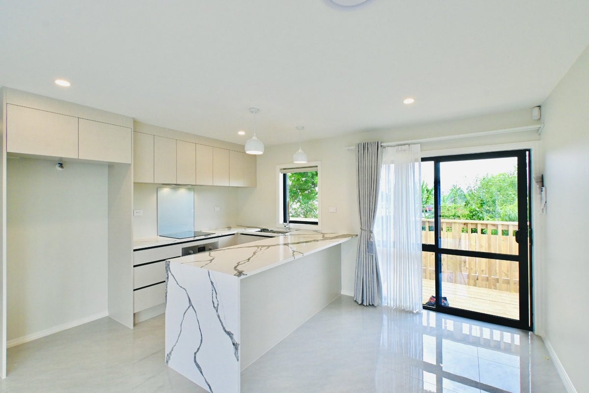 80 Reeves Road, Pakuranga Heights, Auckland - Carousel 1