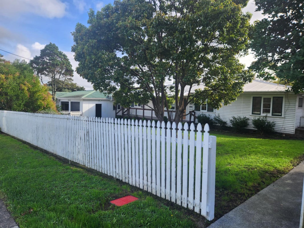 18 School Road, Riverhead, Riverhead - Carousel 1