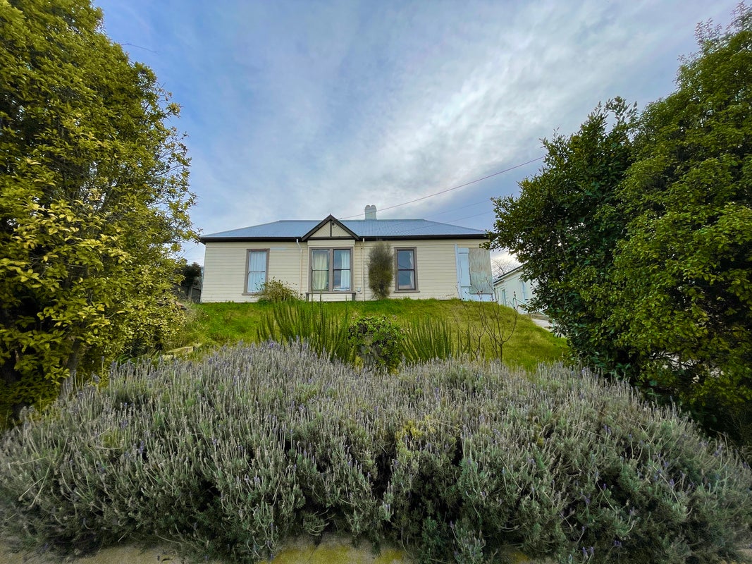 16 Wharfe Street, South Hill, Oamaru - Carousel 1