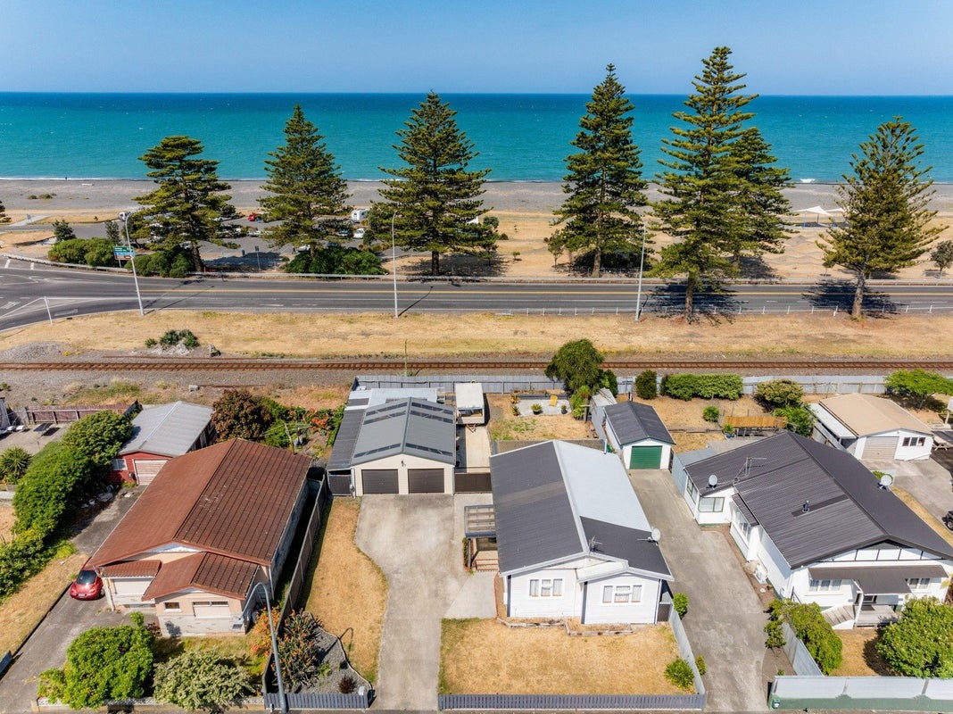 6 Te Awa Avenue, Te Awa, Napier - Carousel 21
