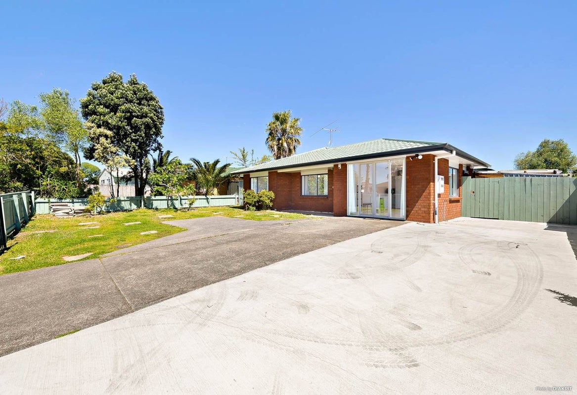 200 Te Irirangi Drive, Flat Bush, Auckland - Carousel 1