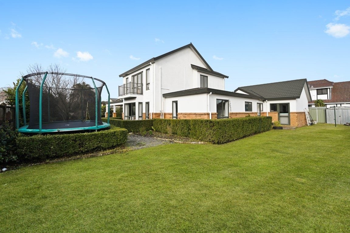 21 Nielsen Gardens, Rototuna, Hamilton, Waikato - Carousel 24