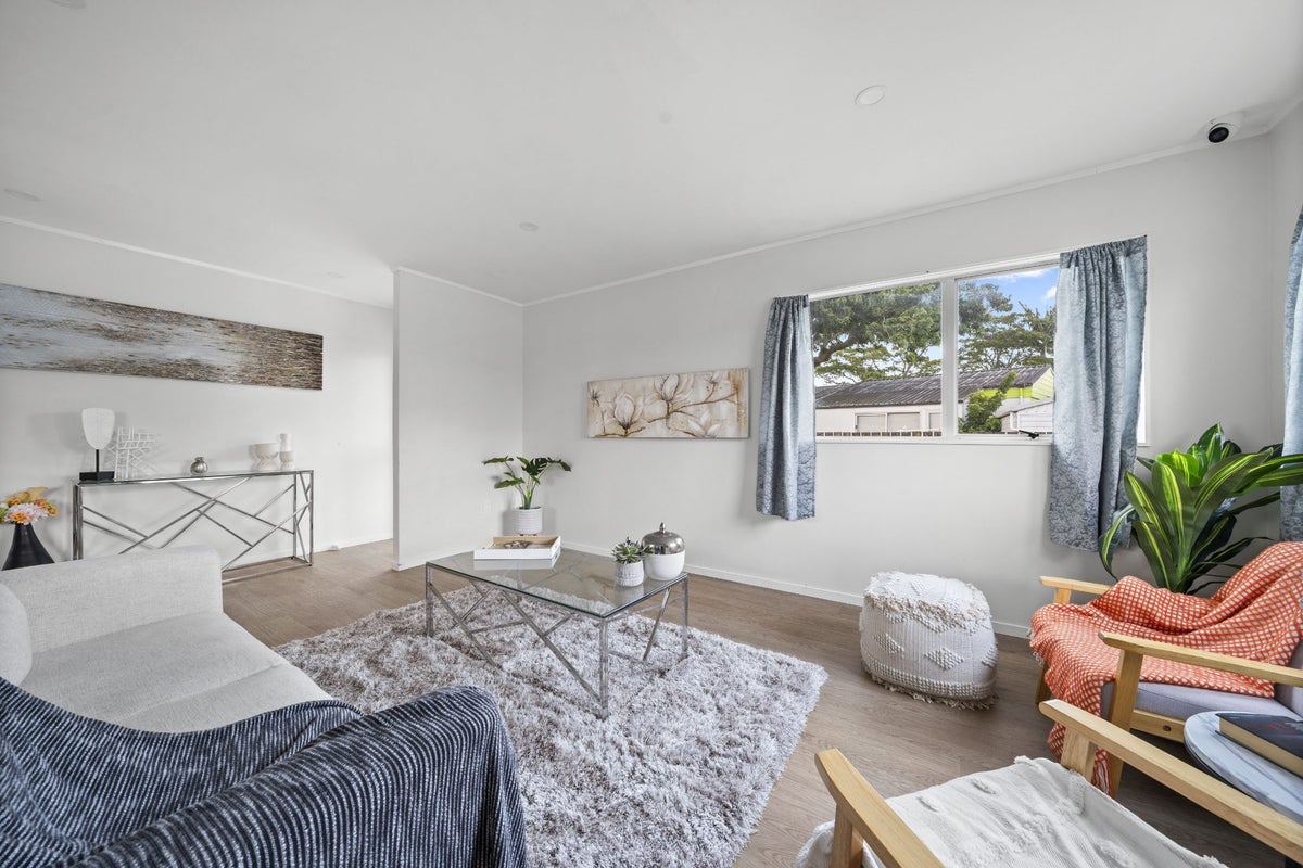 24 Bingara Place, Mangere, Manukau City, Auckland - Carousel 2