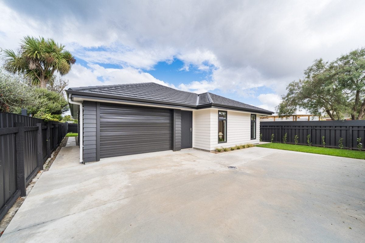 4B Ayr Place, Hokowhitu, Palmerston North - Carousel 1