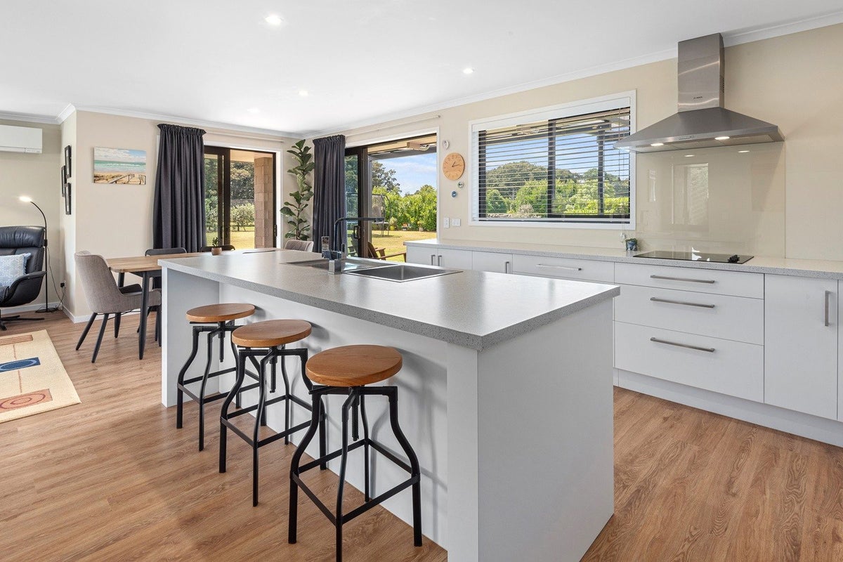 32 Capstone Place, Te Kamo, Whangarei - Carousel 2