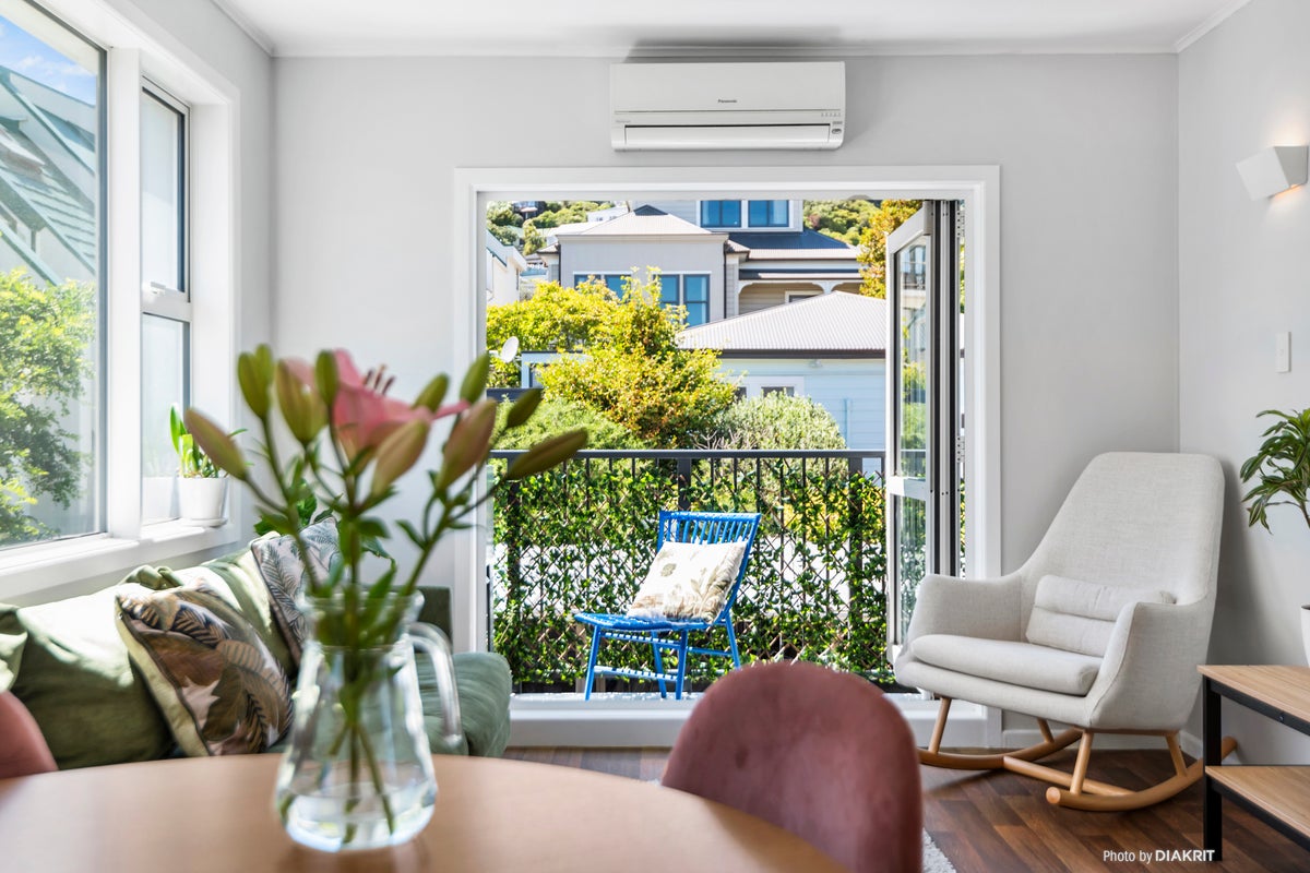 4/36 Roxburgh Street, Mount Victoria, Wellington - Carousel 1