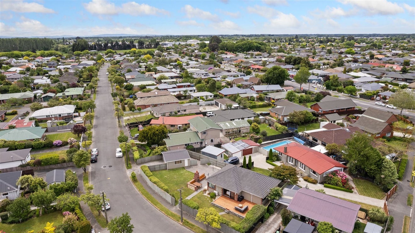 2 Brockham Street, Casebrook, Christchurch - Carousel 23