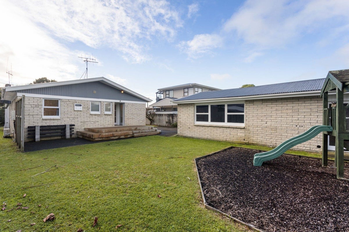 74 Fitzroy Avenue, Fitzroy, Hamilton - Carousel 2