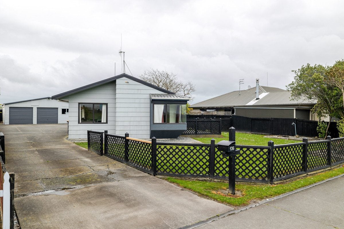 136 Kelvin Grove Road, Kelvin Grove, Palmerston North - Carousel 1