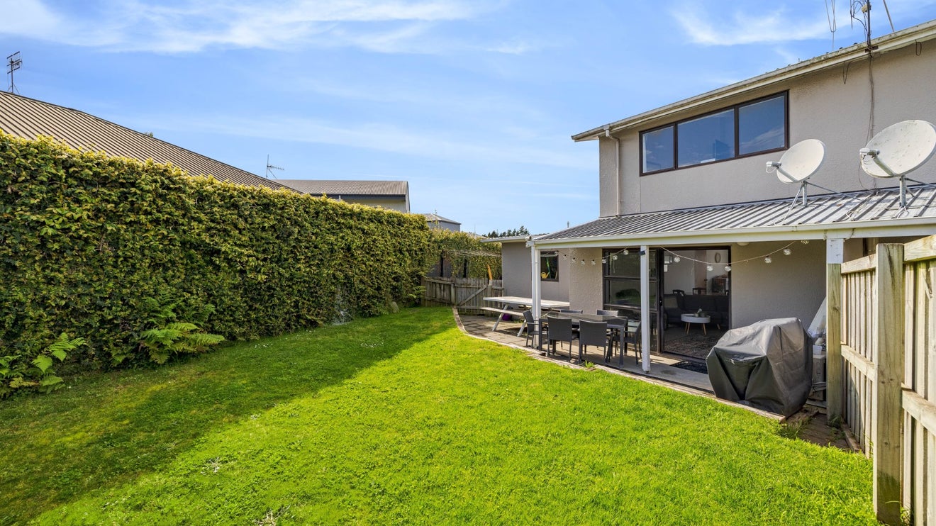 1/11 Robins Road, Judea, Tauranga - Carousel 1