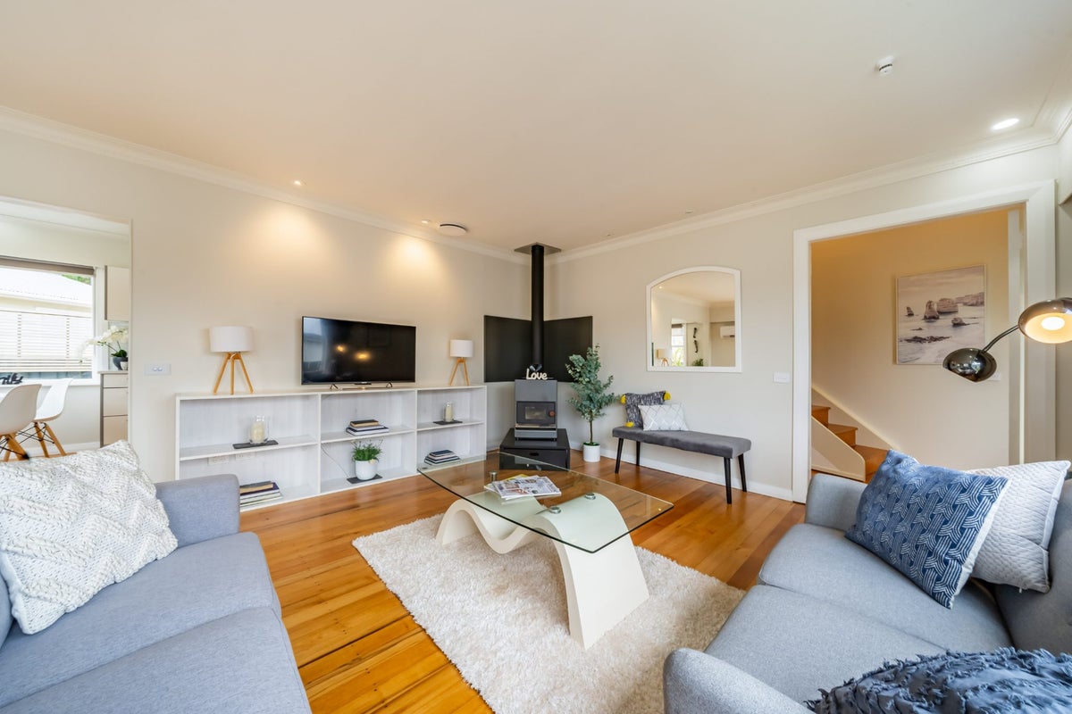 6 Bella Grove, Naenae, Lower Hutt - Carousel 2