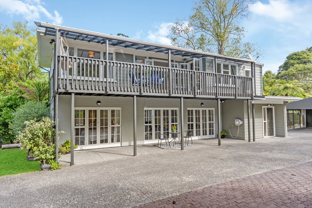 673 West Coast Road, Oratia, Auckland - Carousel 2