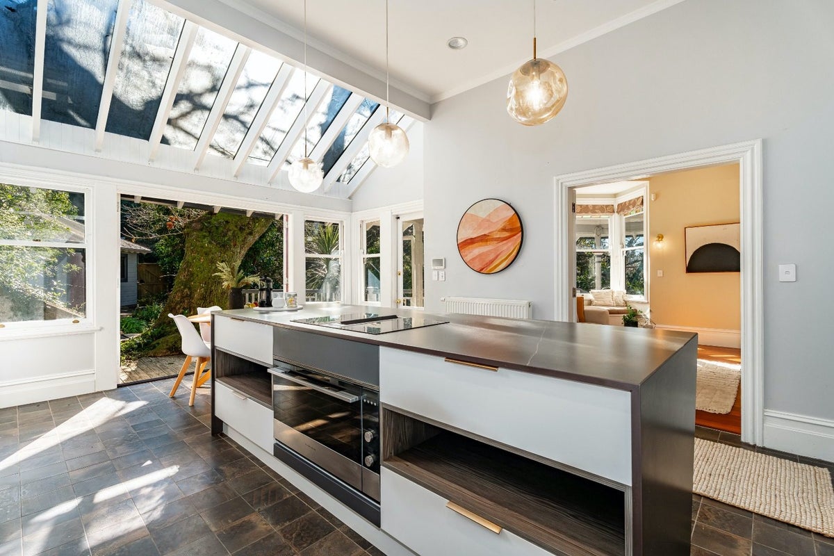 50 Garden Road, Northland, Wellington - Carousel 2