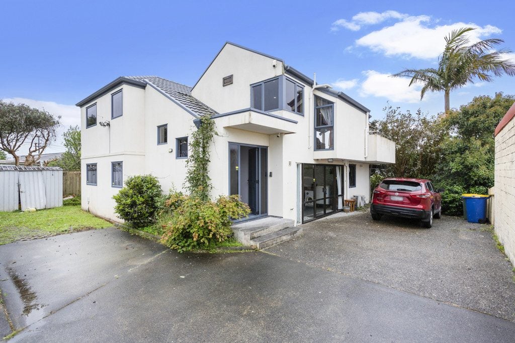 2A Archlynn Road, Kelston, Auckland - Carousel 1