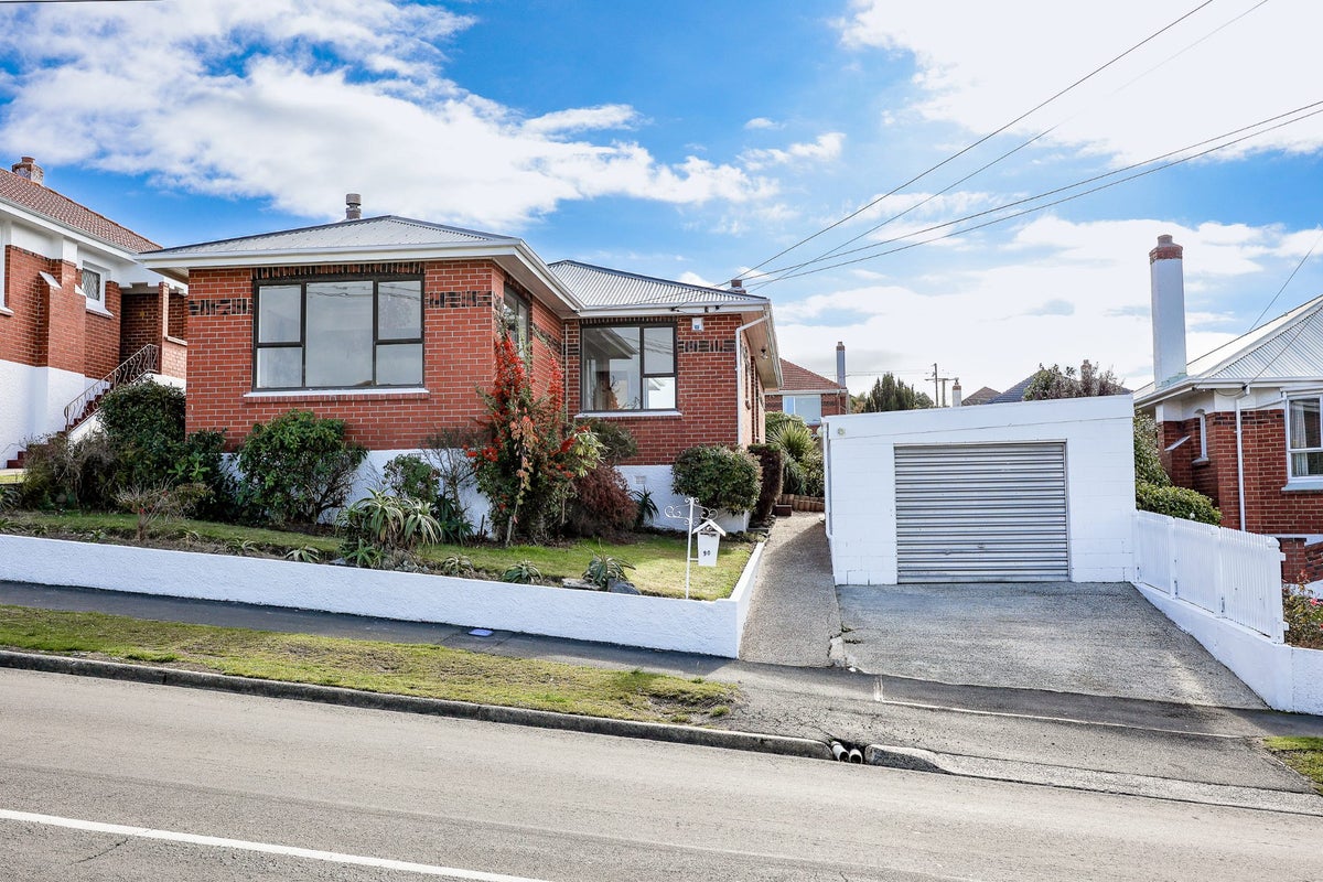 90 Middleton Road, Kew, Dunedin - Carousel 1