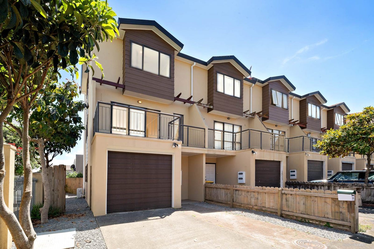 36/8 Margan Avenue, New Lynn, Auckland - Carousel 1