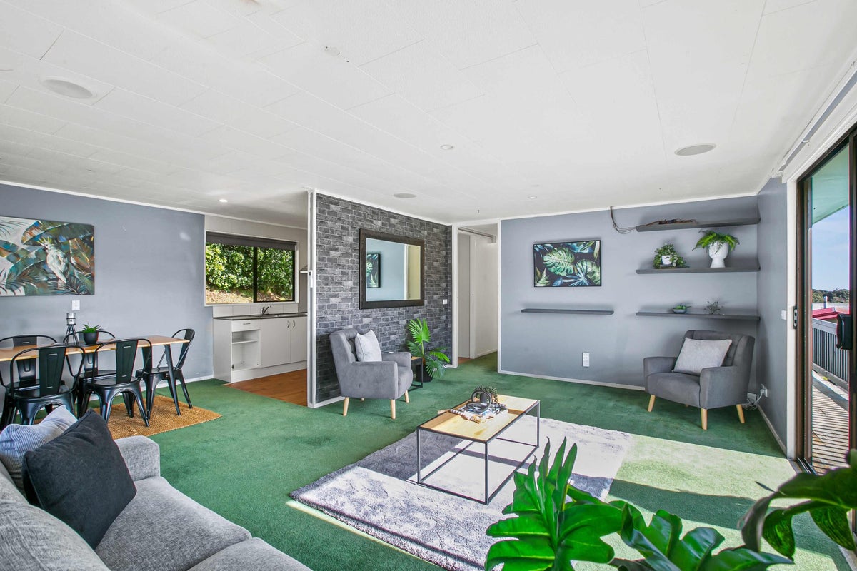 41 Herekawe Drive, Spotswood, New Plymouth - Carousel 2